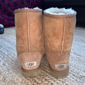 Uggs - like new *** PRICE DROP BY $20!!!